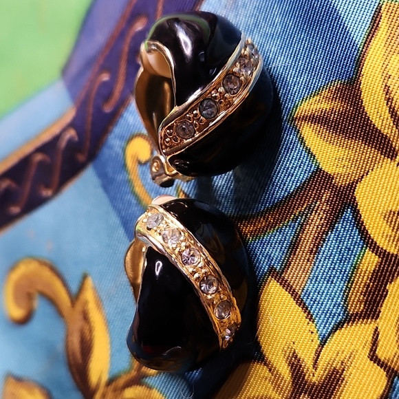 Dior Jewelry - DIOR 💥80's💥Vtg Blk Enamel Clip-On's